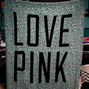 VS Pink cheetah blanket